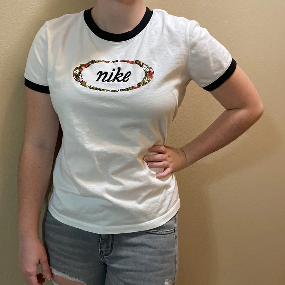 Women’s Nike Embroidered Floral Femme Graphic Ringer Short-Sleeve Tee. Sz L